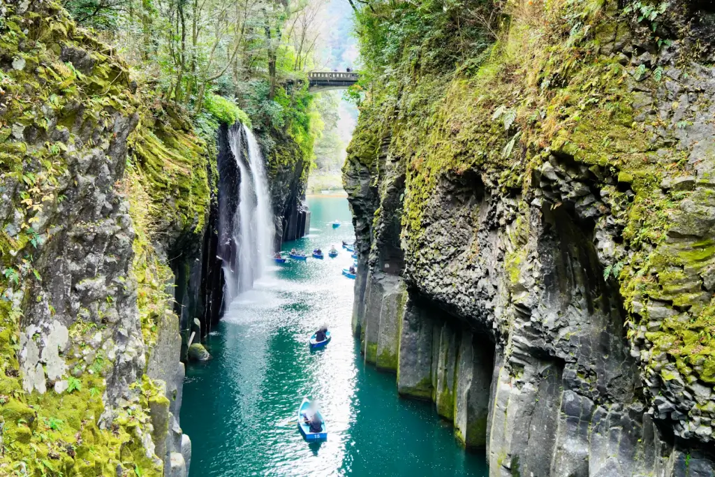 Pesona Takachiho Gorge