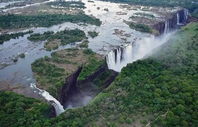 Pesona Air Terjun Yang Menjadi Wajah Alam Zambia